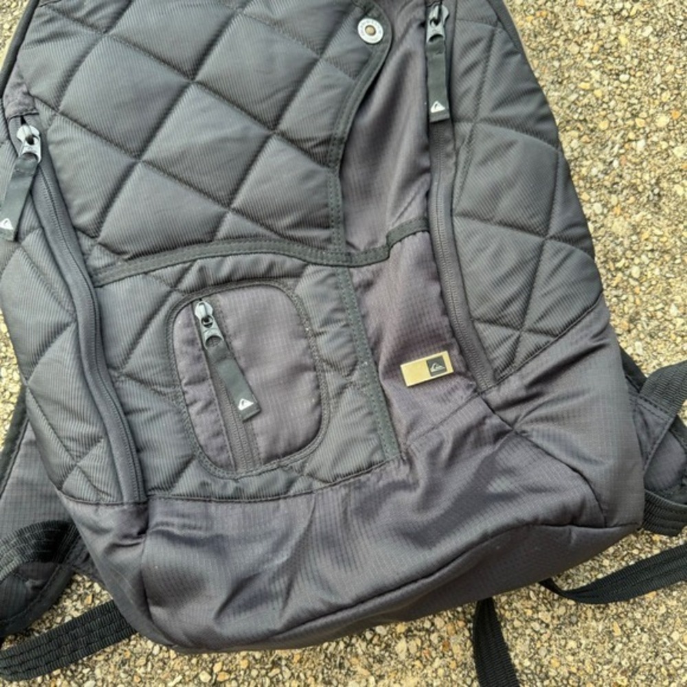 Quiksilver Quilted‎ Backpack Black Travel School Outdoor Bag Vintage - Picture 2 of 7